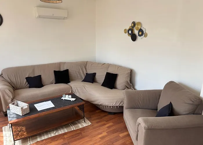 Unique Appartement Zen Et Detente Dans Villa Avec Piscine Tres Bien Place